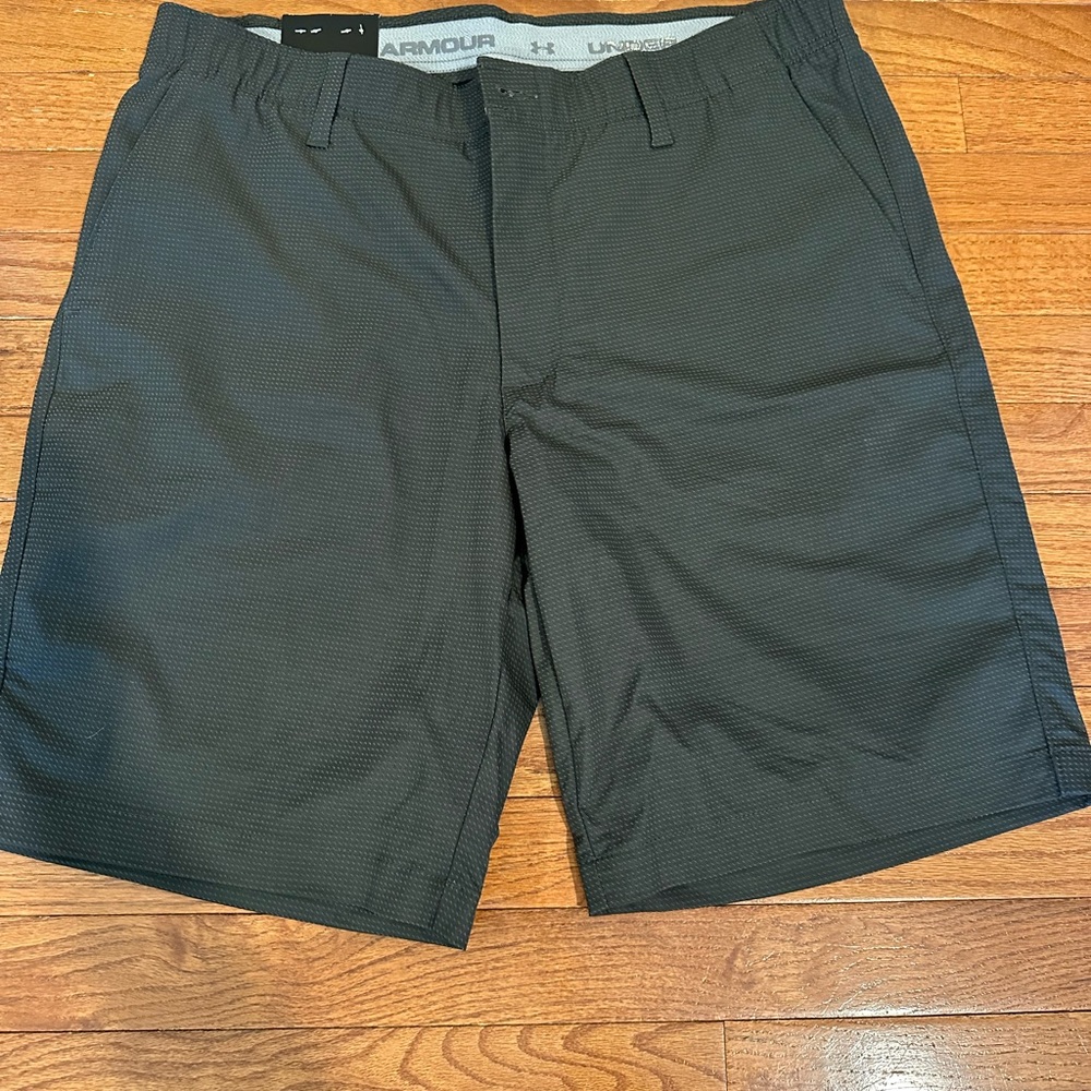 Olive Under Armour 36 shorts